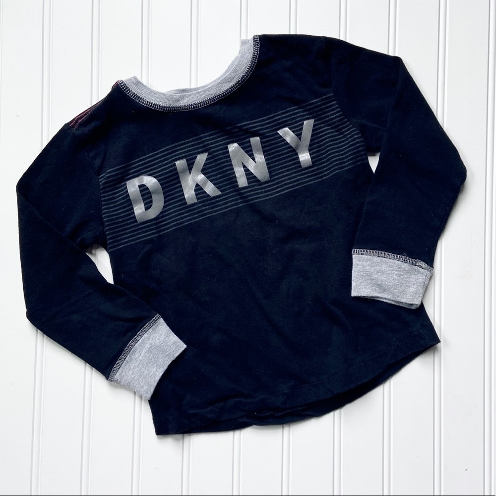 •DKNY• black graphic tee